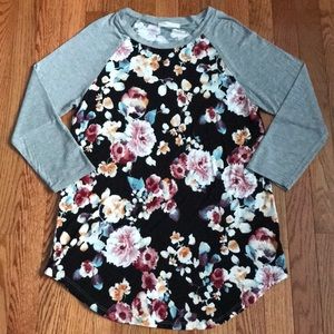 FIRST 💗 LOOK Black Floral Shirt